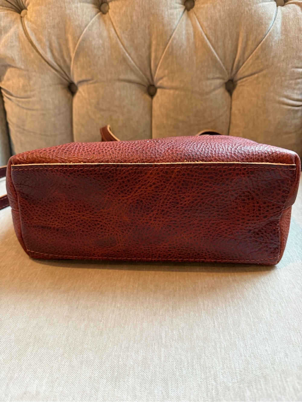 Portland Leather Cinnamon Bear Large Raindrop Satchel - Picture 3 of 5